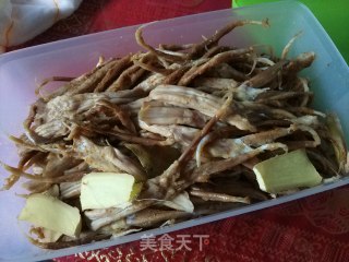 秘制鸭舌的做法步骤：4