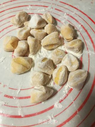 南瓜饺子的做法步骤：3
