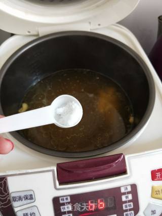 虫草花老鸡汤的做法步骤：4
