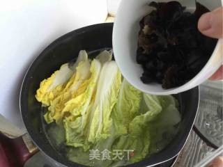 娃娃菜木耳咸肉汤的做法步骤：9