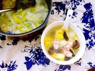娃娃菜木耳咸肉汤的做法步骤：15
