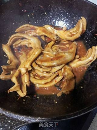 五香辣鸭爪的做法步骤：10