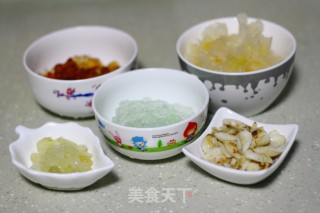 桃胶皂角米雪燕银耳百合羹的做法步骤：7