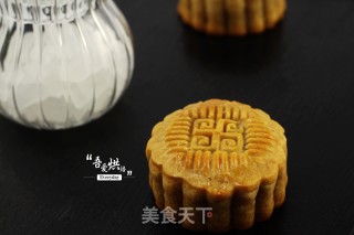 【月饼季】广式莲蓉蛋黄月饼的做法步骤：9