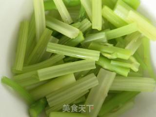 鸡丝芦笋芹菜的做法步骤：3