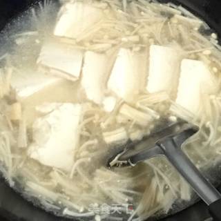 金针菇肉末豆腐汤的做法步骤：7