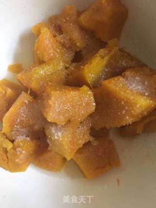 南瓜饼的做法步骤：1