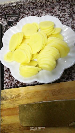 土豆泥丸子的做法步骤：1