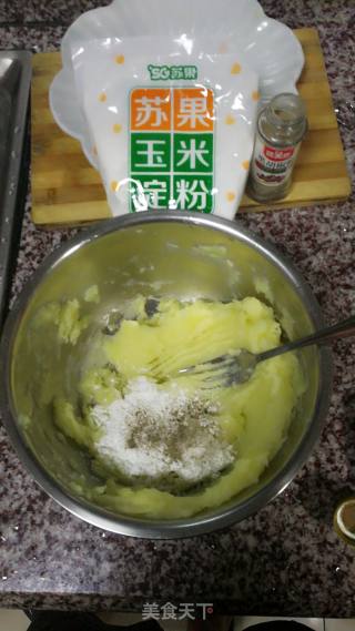 土豆泥丸子的做法步骤：2