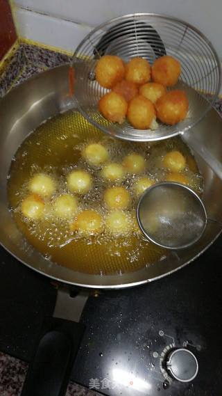 土豆泥丸子的做法步骤：4