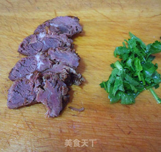 西红柿熟牛肉汤的做法步骤：3