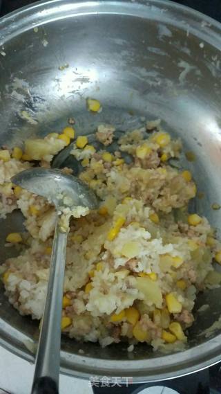 香炸土豆玉米肉末饼的做法步骤：1