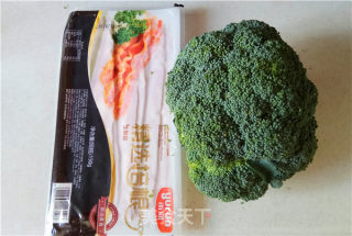 西兰花培根卷的做法步骤：1
