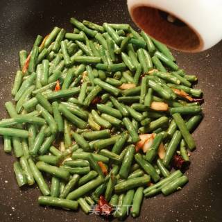 素干煸四季豆的做法步骤：4