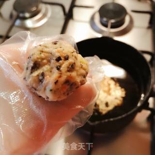 茄汁鲜蔬鱼丸的做法步骤：2