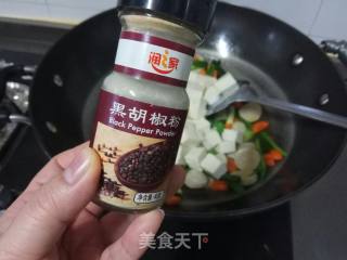 蒜苗肉丸焖豆腐的做法步骤：8