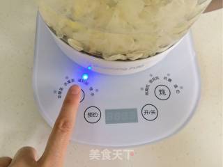 银耳莲子百合汤的做法步骤：7