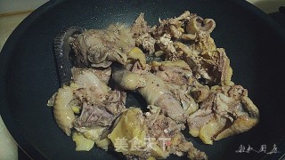香菇炖鸡的做法步骤：4