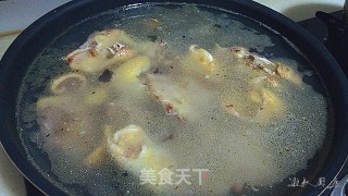 香菇炖鸡的做法步骤：5