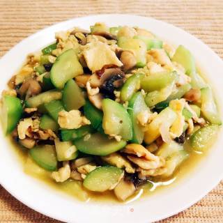 鲜蘑角瓜炒蛋的做法步骤：10