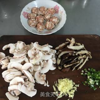 蘑菇肉圆汤的做法步骤：5