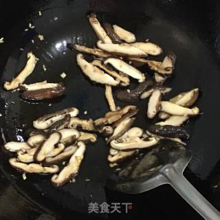 蘑菇肉圆汤的做法步骤：7