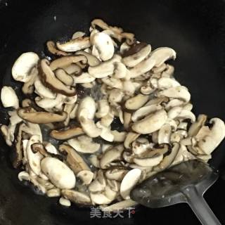 蘑菇肉圆汤的做法步骤：8