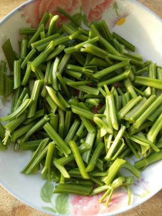 芹菜炒粉条的做法步骤：2