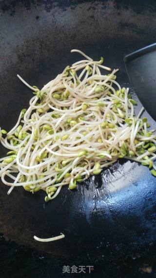 素炒豆芽的做法步骤：3