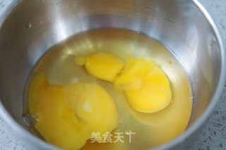 鸡蛋煎馒头片的做法步骤：3