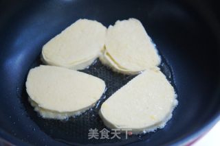 鸡蛋煎馒头片的做法步骤：5
