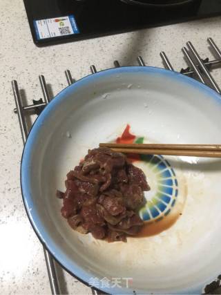 扁豆炒牛肉的做法步骤：2