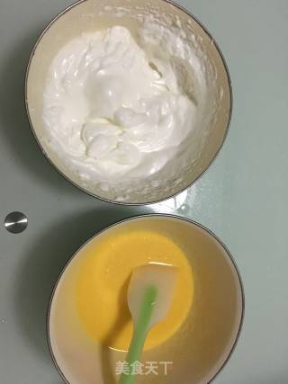 海绵肉松蛋糕卷的做法步骤：4