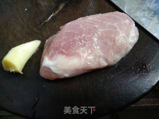 皮蛋瘦肉粥的做法步骤：1