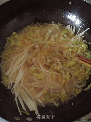 白菜爆锅面的做法步骤：8