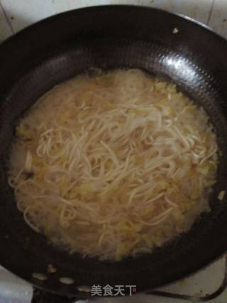 白菜爆锅面的做法步骤：9