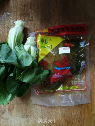 鸡丝酸菜汤的做法步骤：1