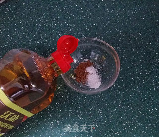 千层葱油饼（饺子皮版）的做法步骤：3