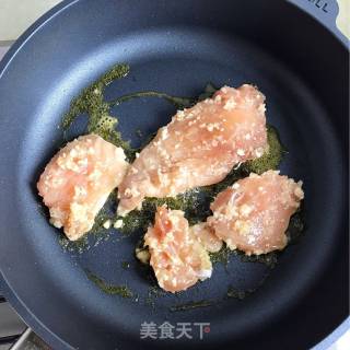 香蒜煎鸡排的做法步骤：3