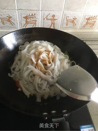 菜花猪肚炒河粉的做法步骤：5