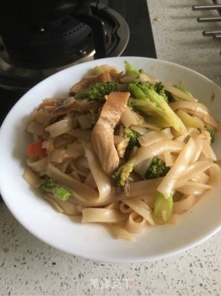菜花猪肚炒河粉的做法步骤：7