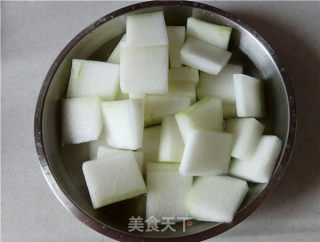 咸肉冬瓜烧厚百叶的做法步骤：2