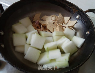 咸肉冬瓜烧厚百叶的做法步骤：9