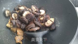香菇红烧肉的做法步骤：9