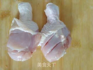 油煎鸡腿的做法步骤：3