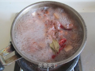 黄瓜花生干丁的做法步骤：6