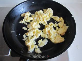 豆芽炒鸡蛋的做法步骤：4