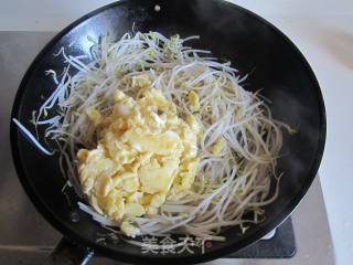 豆芽炒鸡蛋的做法步骤：8