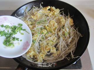 豆芽炒鸡蛋的做法步骤：9