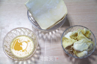 飞饼皮榴莲酥的做法步骤：1